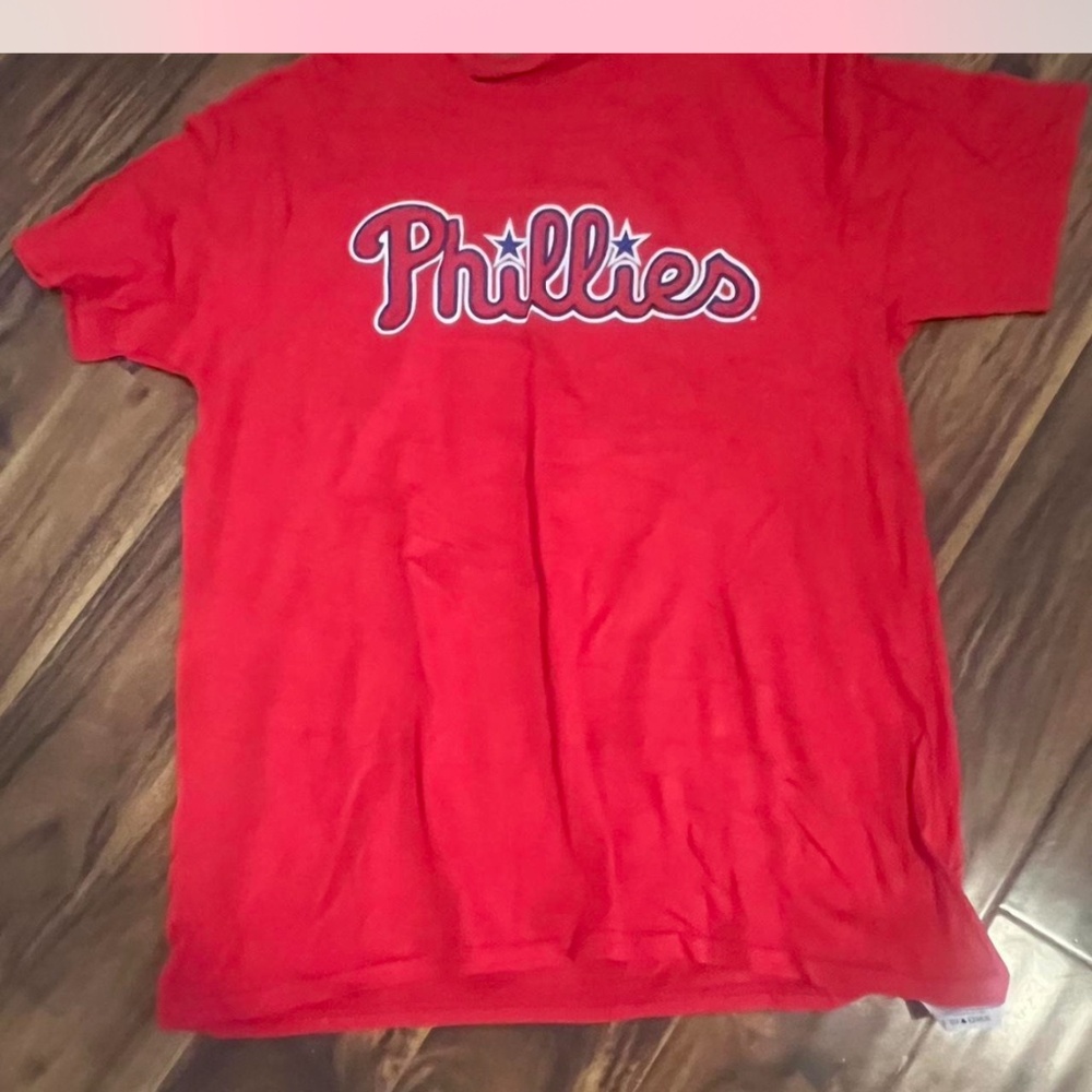Majestic Phillies red tee